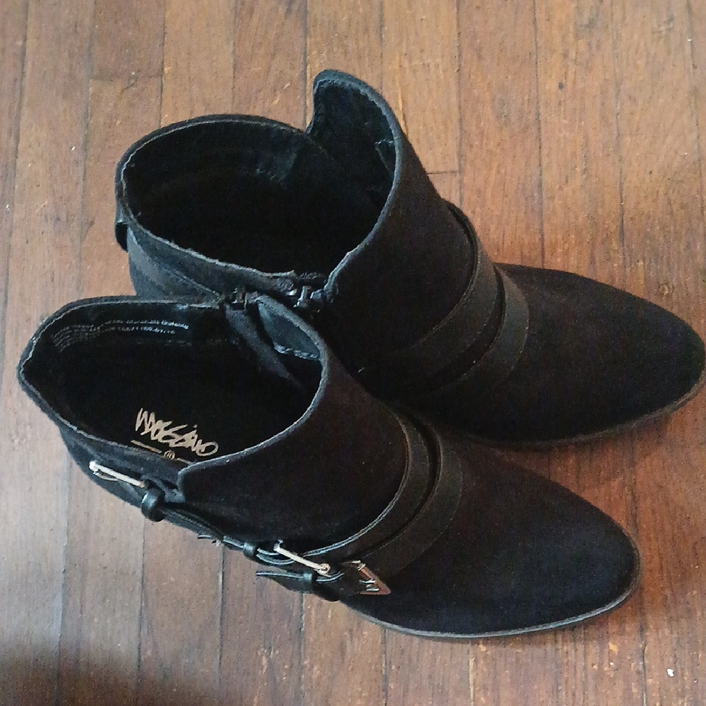 Mossimo Supply Co Black Heeled Boots with Buckle Straps - Picture 5 of 8